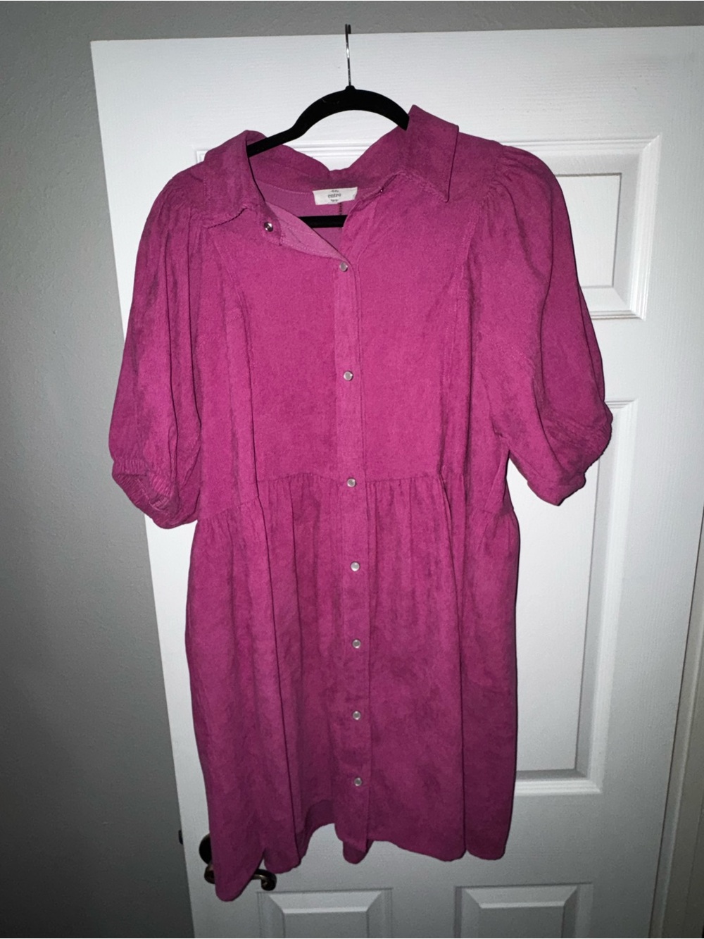 entro Fuchsia Button-Front Puff Sleeve Dress